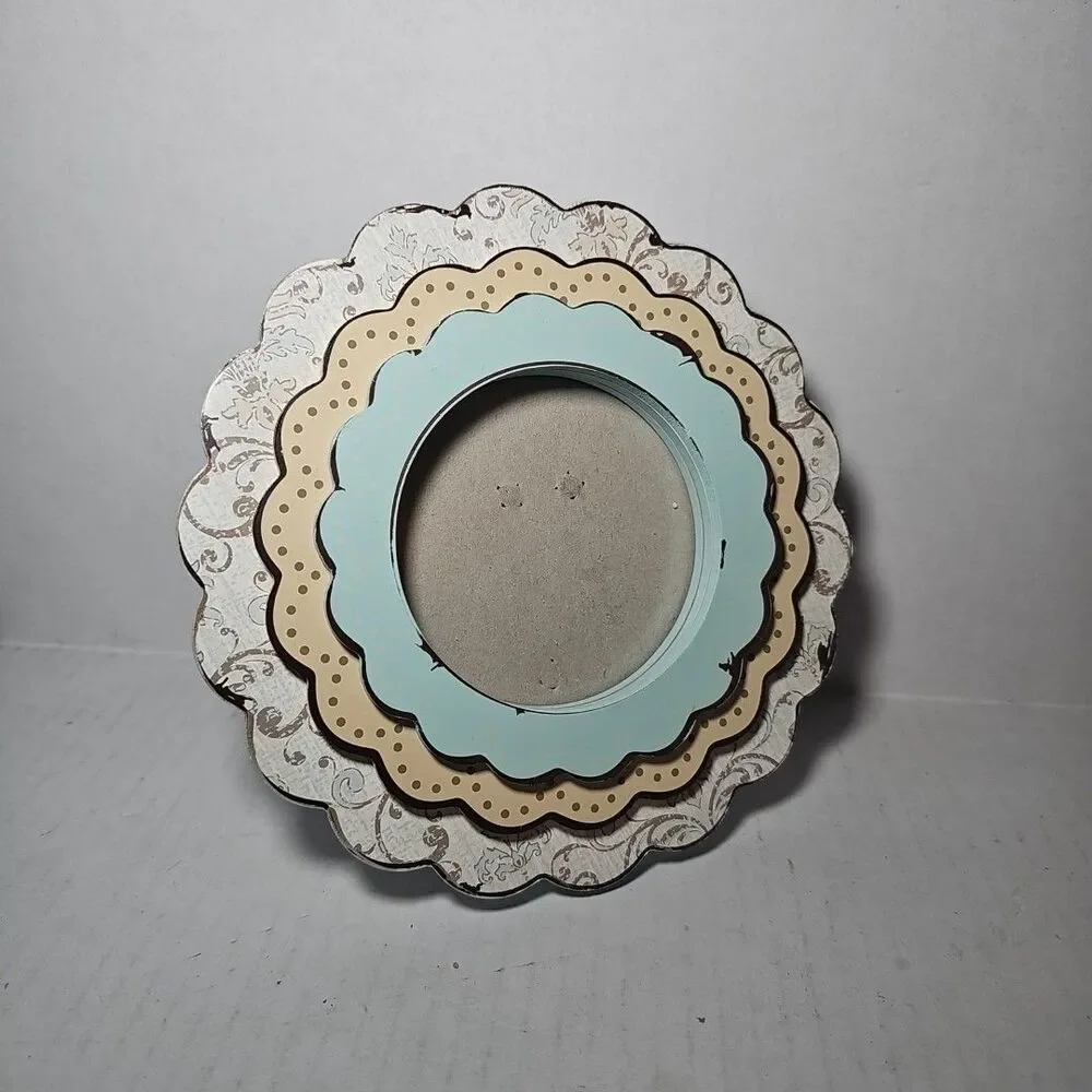 Boho Chic Layered, Scalloped, Round Picture Frame Bohemian Cottage